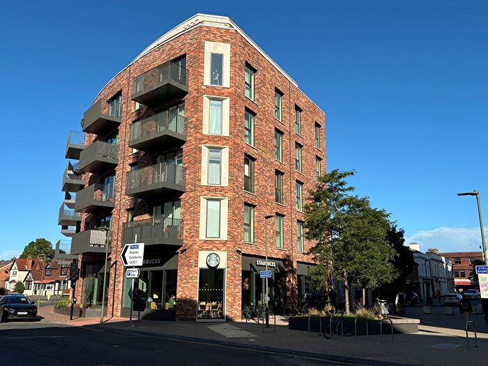 2 Bedroom Flat To Rent In Station Hill North, Egham, Surrey, TW20