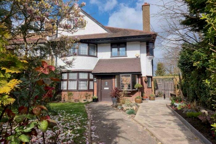 4 Bedroom Flat To Rent In Great North Road, Highgate, N6
