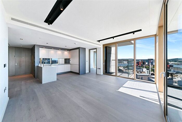 2 Bedroom Flat For Sale In Park Drive, Canary Wharf, London, E14