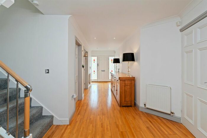 4 Bedroom Detached House For Sale In Mill Lane, Dorridge, Solihull, B93