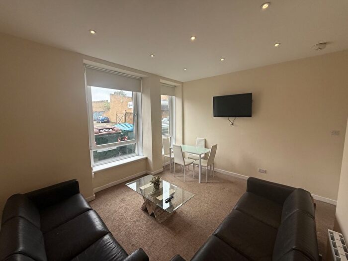 2 Bedroom Flat To Rent In North Ellen Street, Dundee, DD3