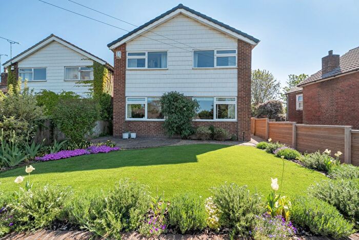 4 Bedroom Detached House For Sale In London Road, Riverhead, Sevenoaks, TN13