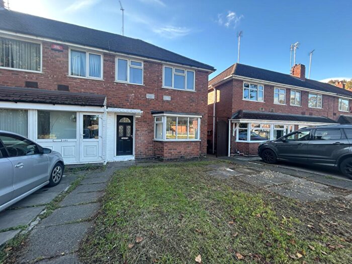 3 Bedroom End Of Terrace House To Rent In Thornbridge Avenue, Birmingham., B42