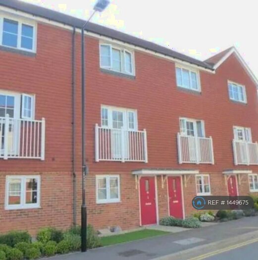 4 Bedroom Terraced House To Rent In Hambrook Road, Snodland, ME6