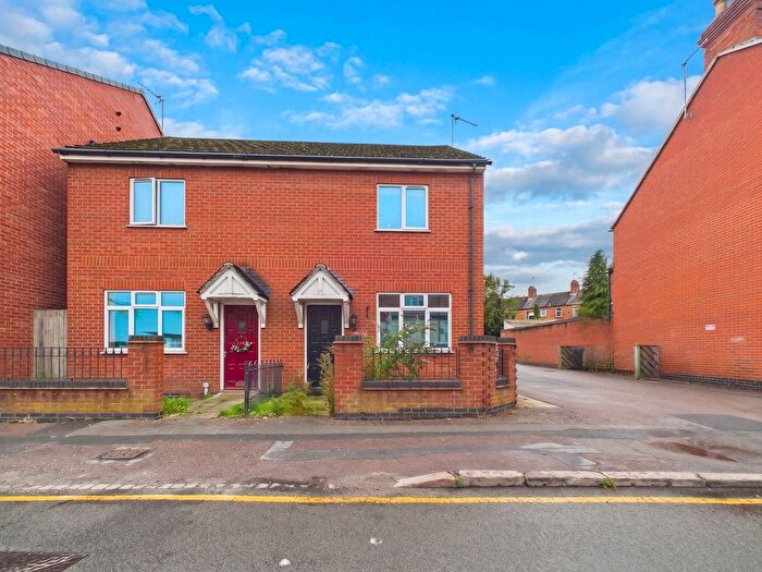 2 Bedroom End Of Terrace House For Sale In Cavendish Road, Leicester, LE2