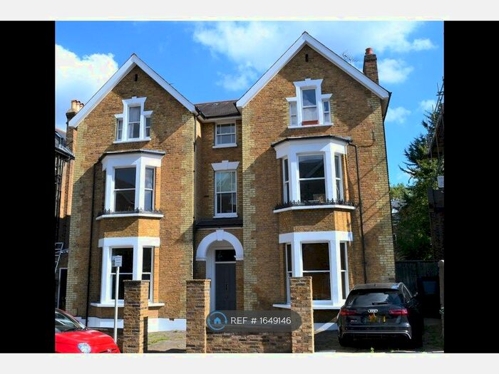 3 Bedroom Flat To Rent In Church Road, Richmond, TW10