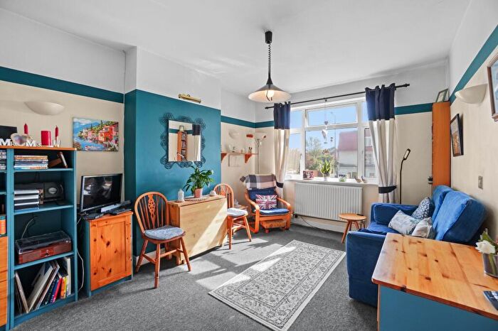 2 Bedroom Maisonette For Sale In Martin Way, Morden, SM4