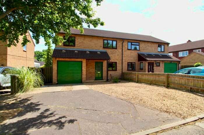 3 Bedroom Semi-Detached House To Rent In Ferryview, Orton Wistow, Peterborough, PE2