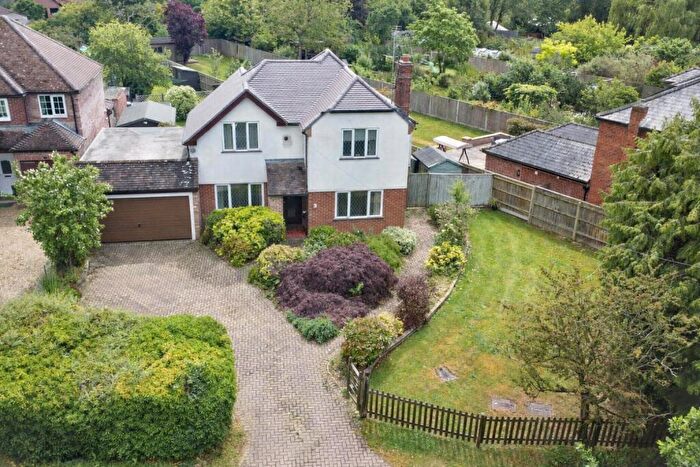 3 Bedroom Detached House For Sale In Bowling Green Road, Thatcham, Berkshire, RG18