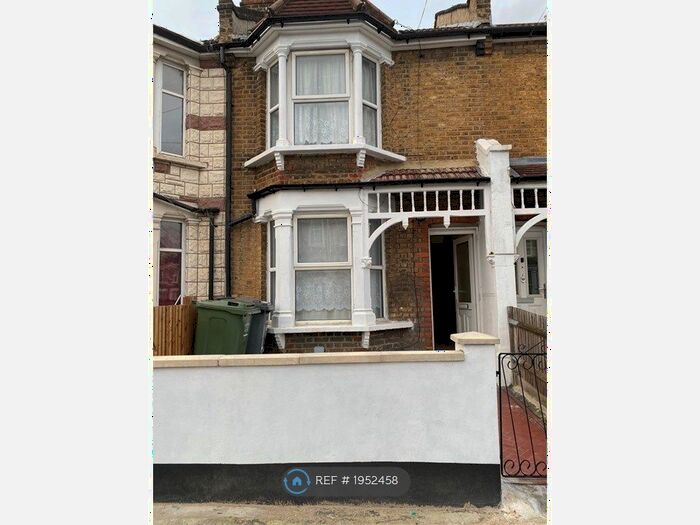 3 Bedroom Terraced House To Rent In Catford, London, SE6