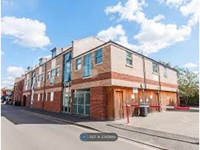 1 Bedroom Flat To Rent In Dove House, Cambridge, CB1