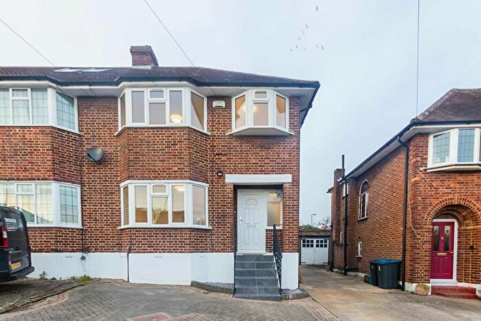3 Bedroom House To Rent In Raeburn Avenue, Surbiton, KT5