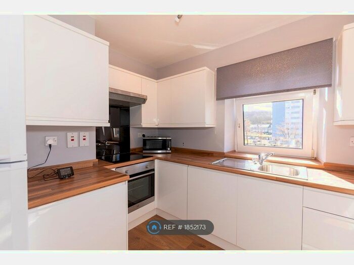 2 Bedroom Flat To Rent In Cairngorm Gardens, Aberdeen, AB12