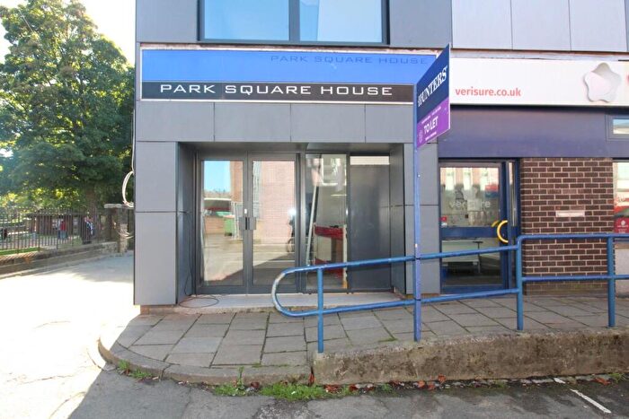 2 Bedroom Flat To Rent In Park Square, Pudsey, LS28