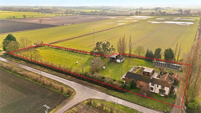 4 Bedroom Detached House For Sale In Tindale Bank Road, Westwoodside, DN9