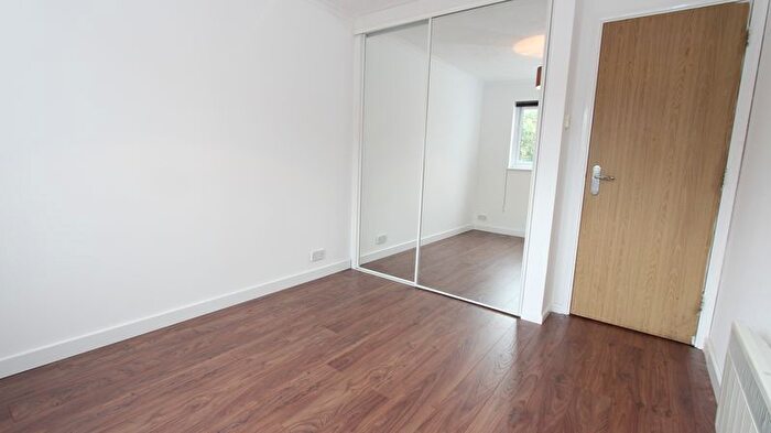 1 Bedroom Flat To Rent In St. Pauls Rise, London, N13