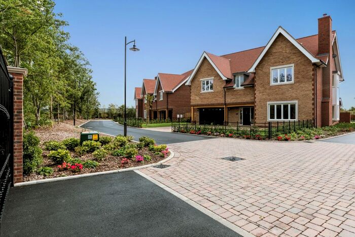 5 Bedroom Detached House For Sale In Bonham Grange, Bulphan, RM14