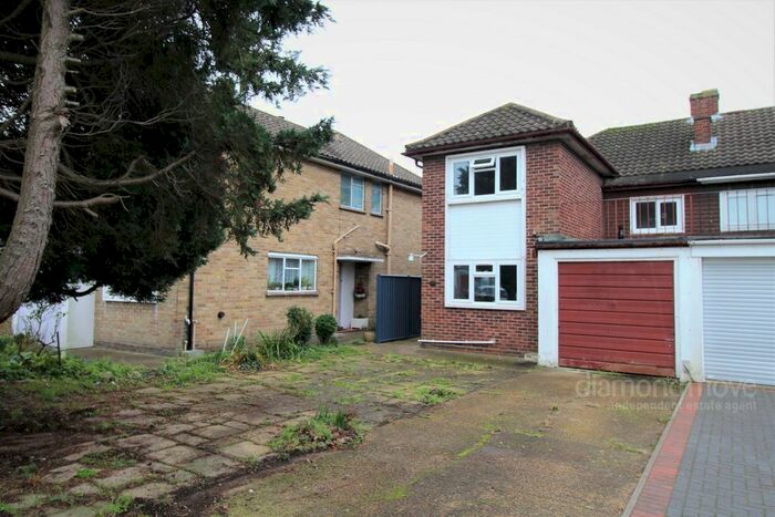 3 Bedroom Semi-Detached House To Rent In Beresford Gardens, Hounslow TW4