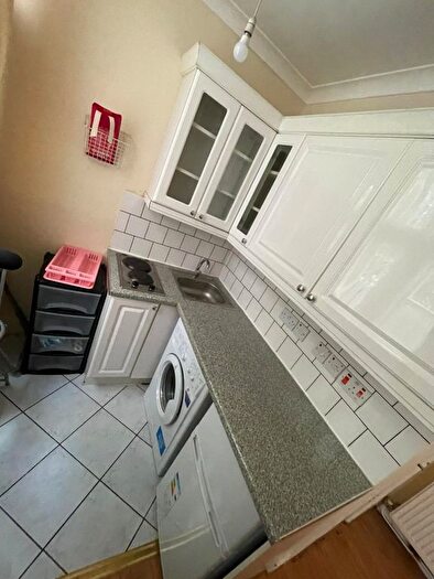 Terraced House To Rent In Lanark Mansions, Pennard Road, London, W12