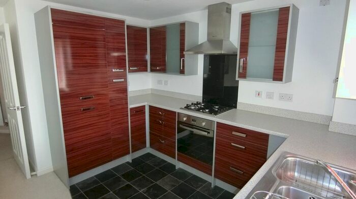 2 Bedroom Flat To Rent In Ffordd James Mcghan, Cardiff, CF11