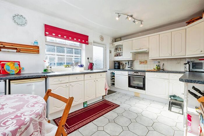 2 Bedroom Detached Bungalow For Sale In Station Road, Swinderby, Lincoln, LN6