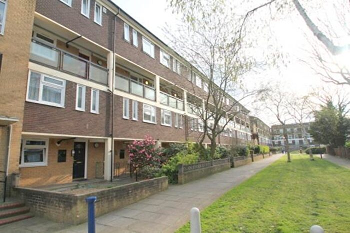 3 Bedroom Flat To Rent In Creswick Walk, London, E3