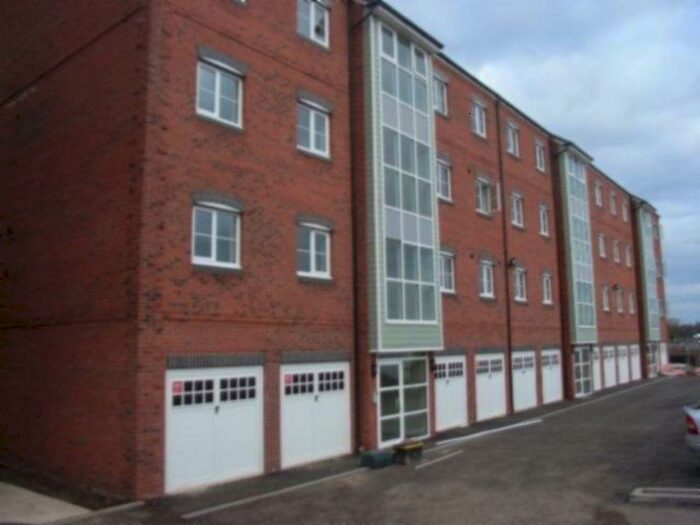 2 Bedroom Apartment To Rent In Chandley Wharf, Warwick, CV34