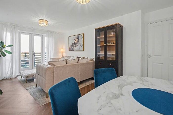 2 Bedroom Flat To Rent In Spring Lane, Headington, OX3