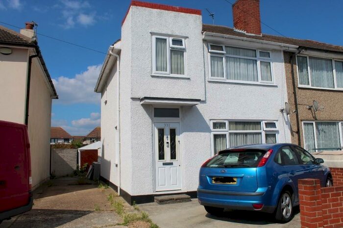3 Bedroom End Of Terrace House To Rent In Elm Park Avenue, Hornchurch, London, RM12