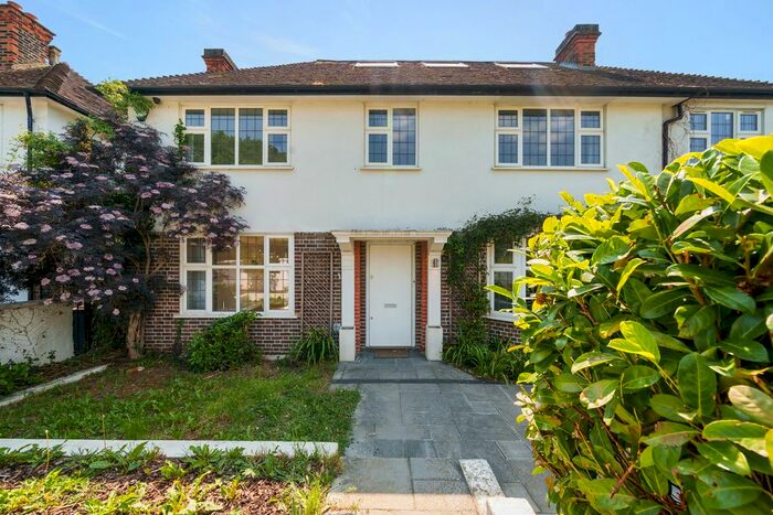 6 Bedroom Detached House To Rent In Covington Way, London, SW16