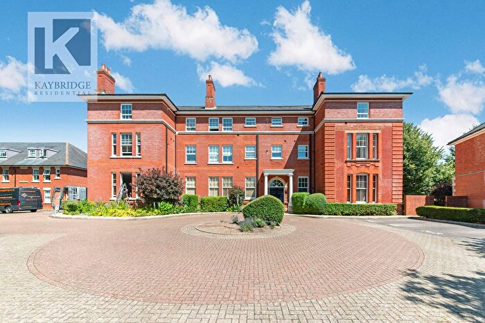 2 Bedroom Flat To Rent In Queen Alexandras Way, Canterbury House Queen Alexandras Way, KT19