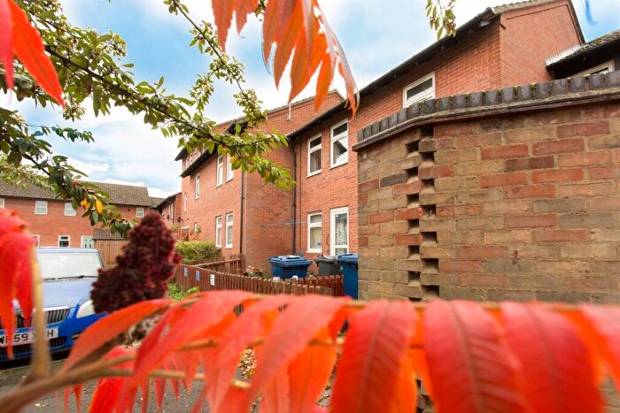 1 Bedroom Flat For Sale In Caithness Court, Cambridge, CB4