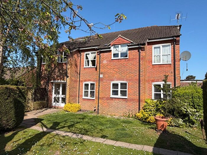 1 Bedroom Flat For Sale In Beacon Hill Road, Hindhead, Surrey, GU26