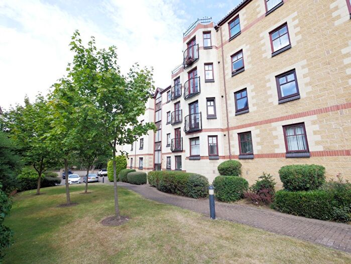 2 Bedroom Flat To Rent In West Bryson Road, Polwarth, Edinburgh, EH11