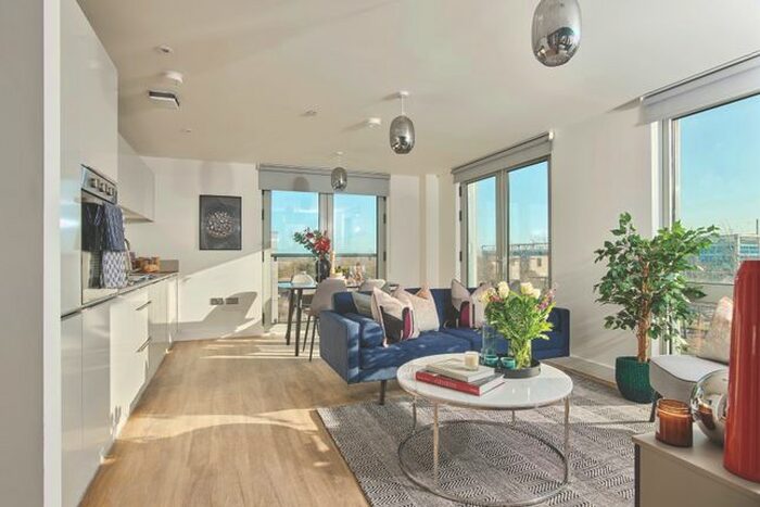 2 Bedroom Flat To Rent In Silbury Boulevard, Milton Keynes, MK9