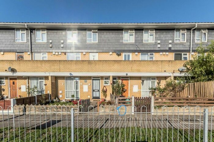 2 Bedroom Flat To Rent In Eldridge Close, Feltham, TW14