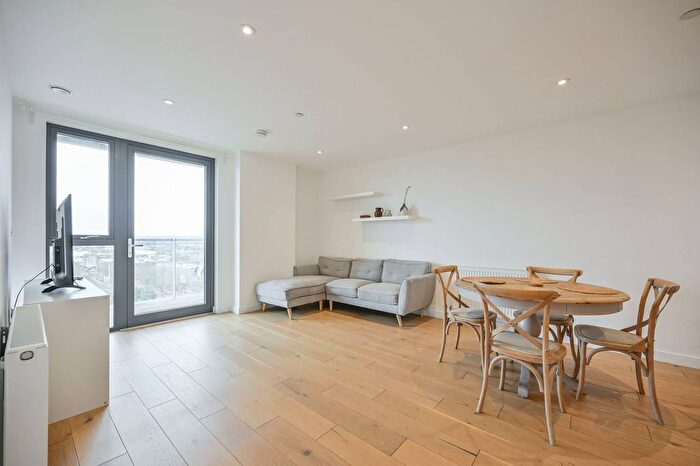 2 Bedroom Flat For Sale In Gateway Apartments, Station Approach, Walthamstow, London, E17