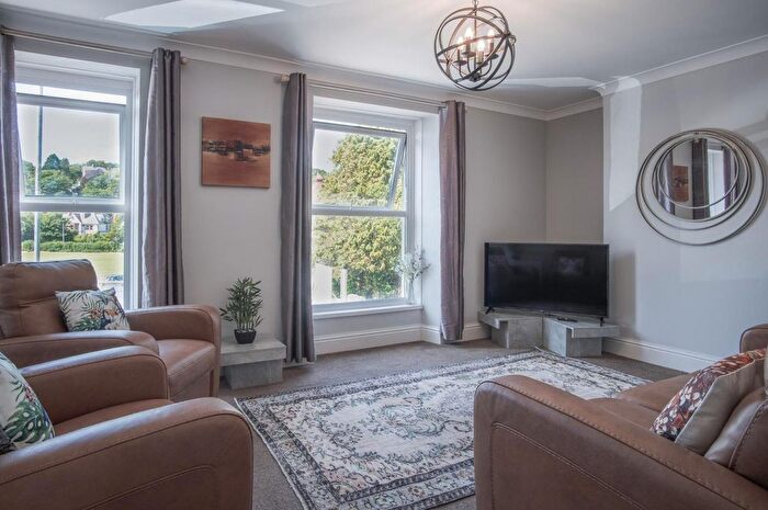 2 Bedroom Maisonette To Rent In Langland Road, Mumbles, Swansea, SA3