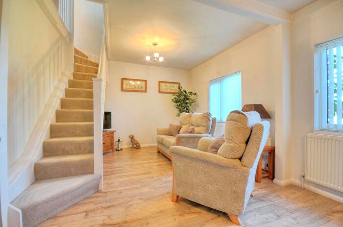 2 Bedroom Bungalow For Sale In June Lane, Midhurst, West Sussex, GU29