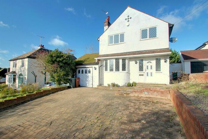 4 Bedroom Detached House To Rent In Toms Lane, Kings Langley, WD4