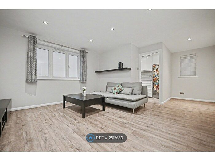 2 Bedroom Flat To Rent In Dobson House, London, SE14