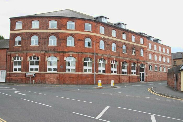 3 Bedroom Flat To Rent In Copperfield House, Brigg Road, Barton-Upon-Humber, DN18