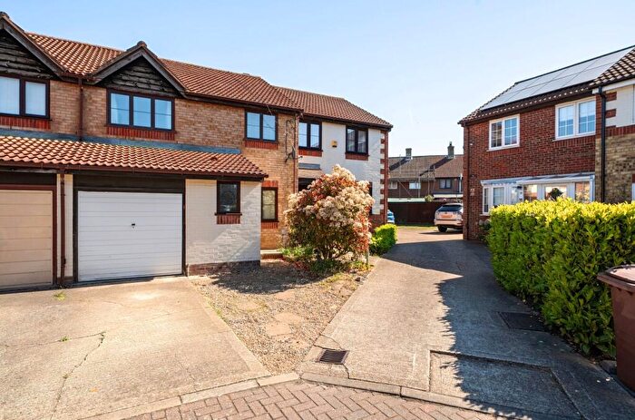 4 Bedroom Terraced House For Sale In South Ockendon, Essex, RM15