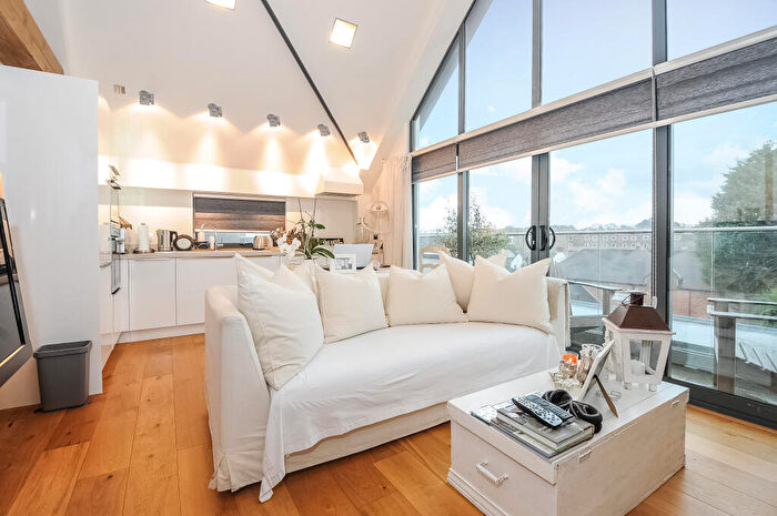 1 Bedroom Apartment To Rent In Church House, Lymington, SO41