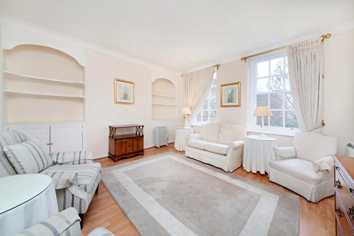 2 Bedroom Flat For Sale In White House, Vicarage Crescent, SW11