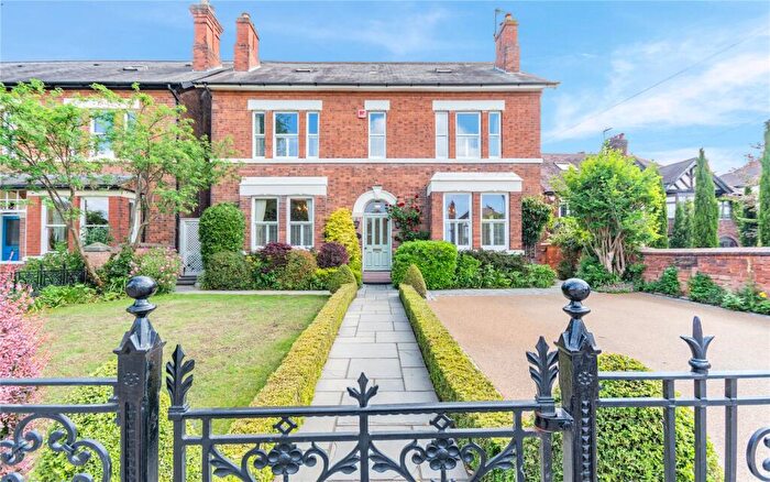 6 Bedroom Link Detached House For Sale In Cropwell Road, Radcliffe On Trent, Nottinghamshire, NG12