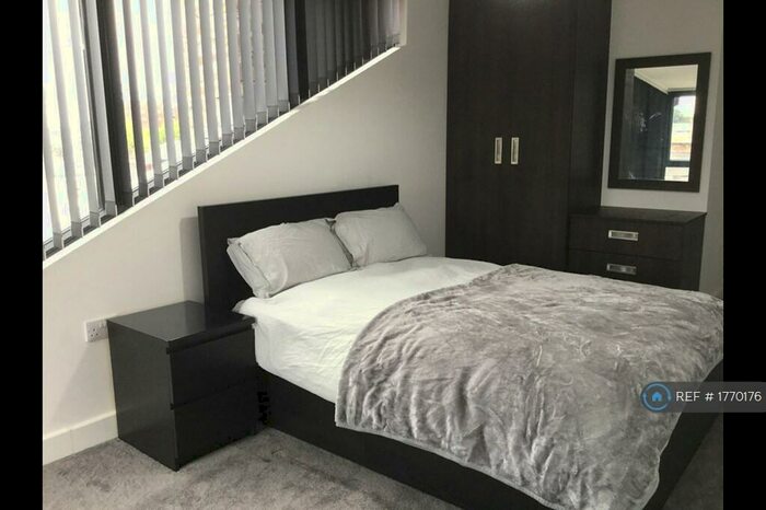 2 Bedroom Penthouse To Rent In Church Court, Preston, PR1