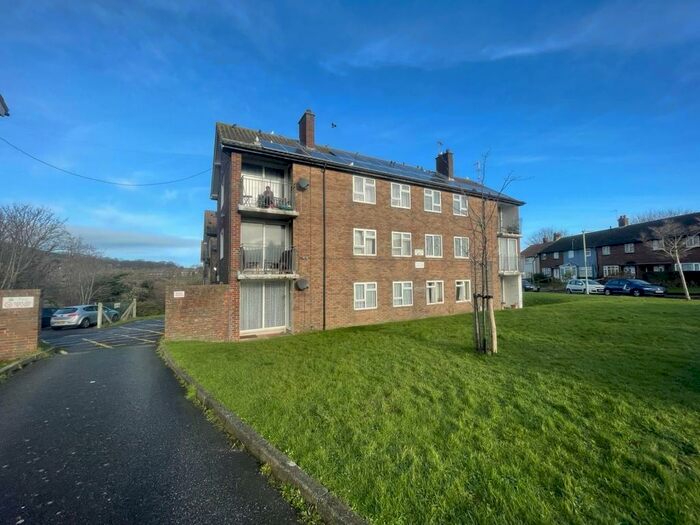2 Bedroom Apartment To Rent In Essex Court, Rockhurst Drive, BN20