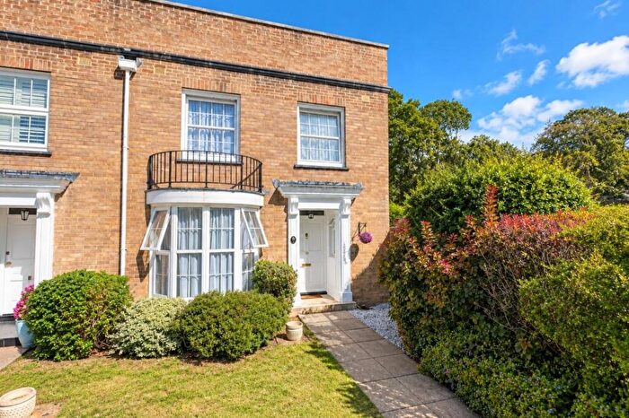 3 Bedroom End Of Terrace House For Sale In Chantry Close, Highcliffe, Dorset., BH23