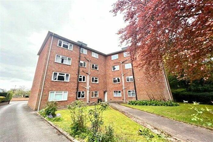 2 Bedroom Flat To Rent In Winn Court, Winn Road, SO17